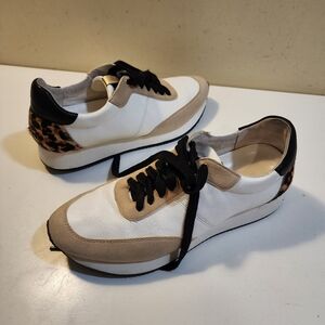 Banana Republic Essential Trainer sneakers in white leather  Leopard Detail 8.5m